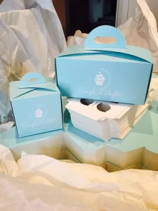 جعبه-کیک-دسته-دار-آبی