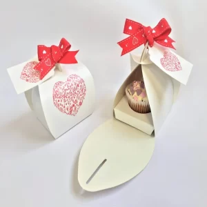 جعبه-کیک-مقوایی-دسته-دار