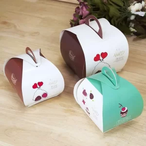 جعبه-کیک-دسته-دار-خامه-ای